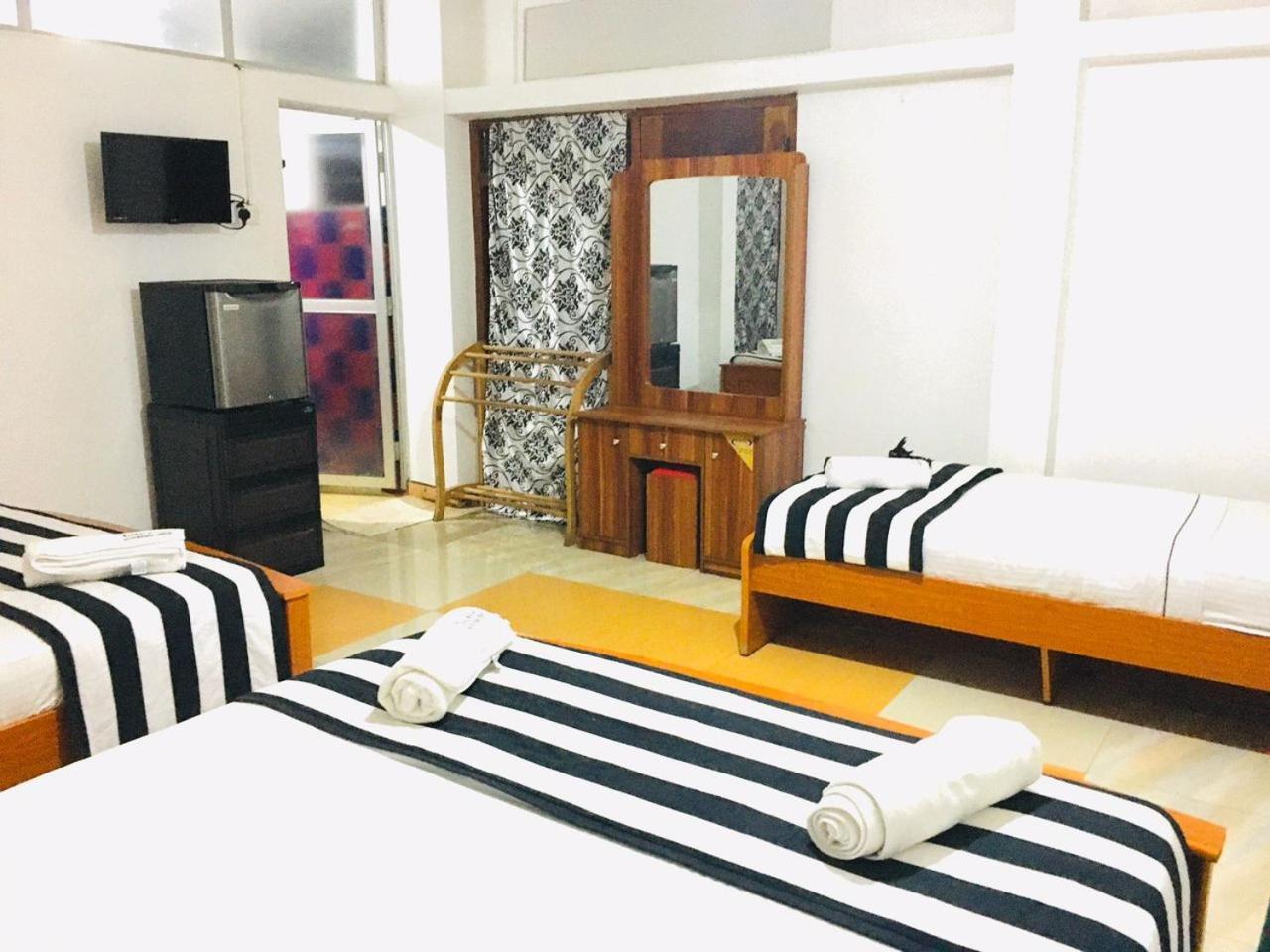 Aura City Hostel Анурадхапура Екстер'єр фото